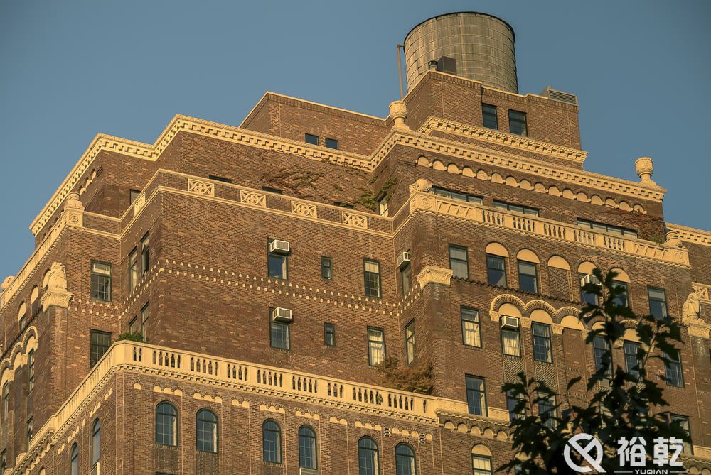 大型商場建筑主要包含哪些重點用能設備？